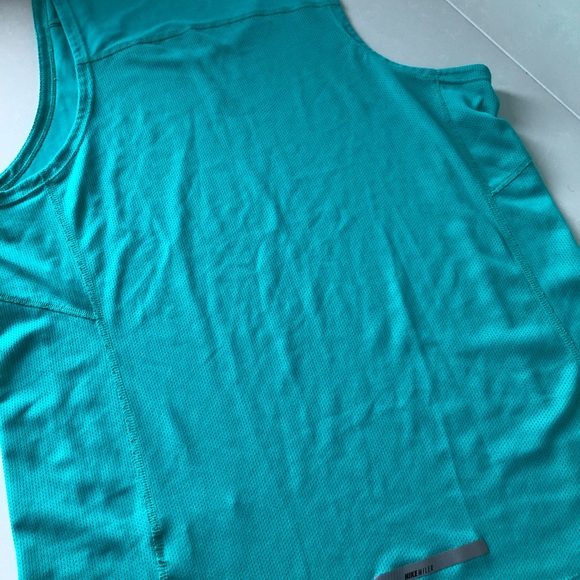 Nike Tank Top - Picture 2 of 4